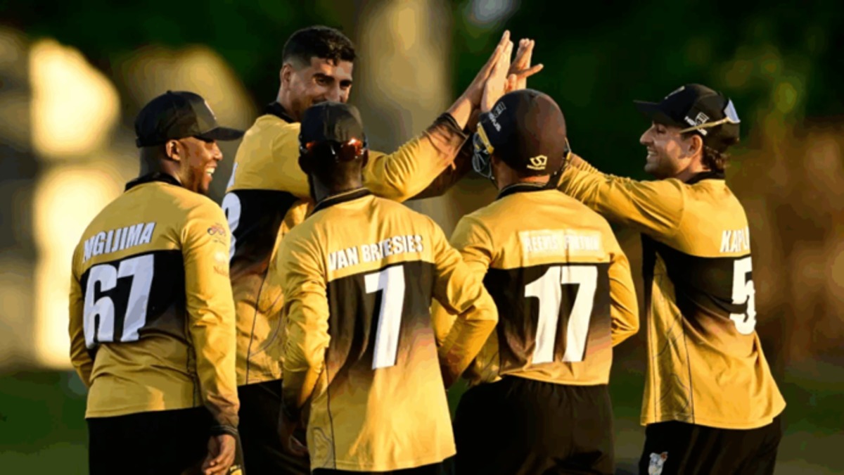 Boland go top with win over toothless Tuskers. 