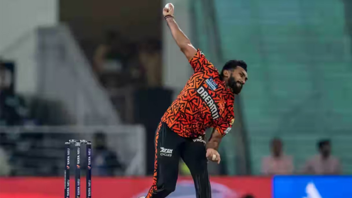 Malinga leads the way as Sunrisers hold nerve to sink CSK. 